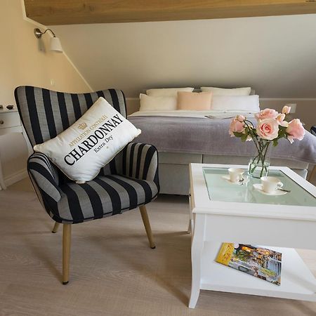 Nostalgie-Nest Mit Boxspringbett Apartment Mayen Bagian luar foto