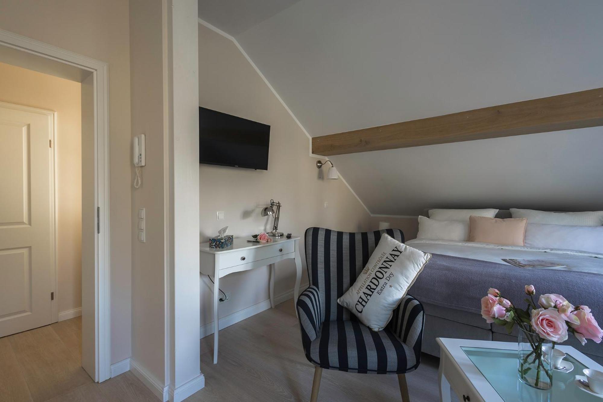 Nostalgie-Nest Mit Boxspringbett Apartment Mayen Bagian luar foto