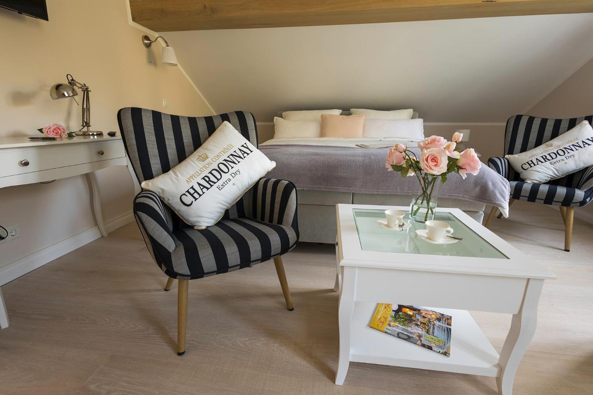 Nostalgie-Nest Mit Boxspringbett Apartment Mayen Bagian luar foto